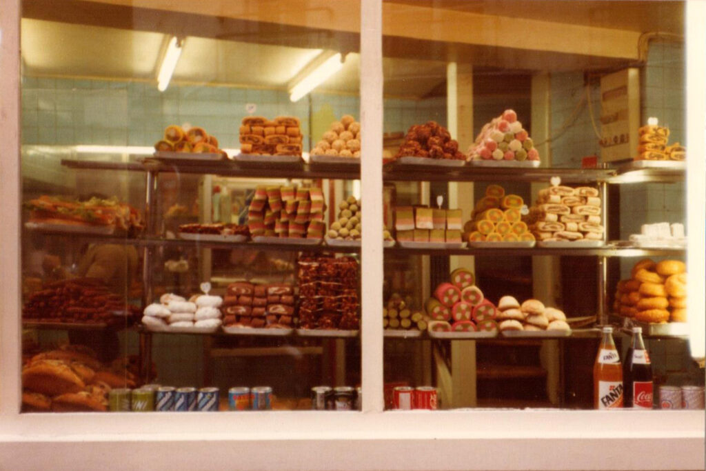 Pâtisserieauslage Paris, 1980. Foto: Beno Blumenstein