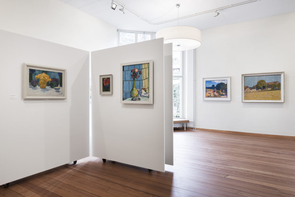 Ausstellungsansicht Atelier Righini Fries, 2024. Foto: Marcel Rickli © Stiftung Righini-Fries Zürich Ausstellungsansicht Atelier Righini Fries, 2024. Foto: Marcel Rickli © Stiftung Righini-Fries Zürich